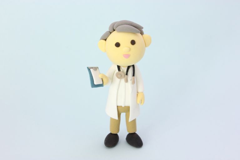 高齢者のための補聴器賢い選び方